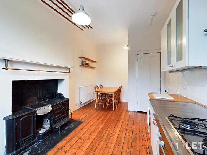 1 Bedroom Flat To Rent In Murieston Crescent, Dalry, Edinburgh, EH11