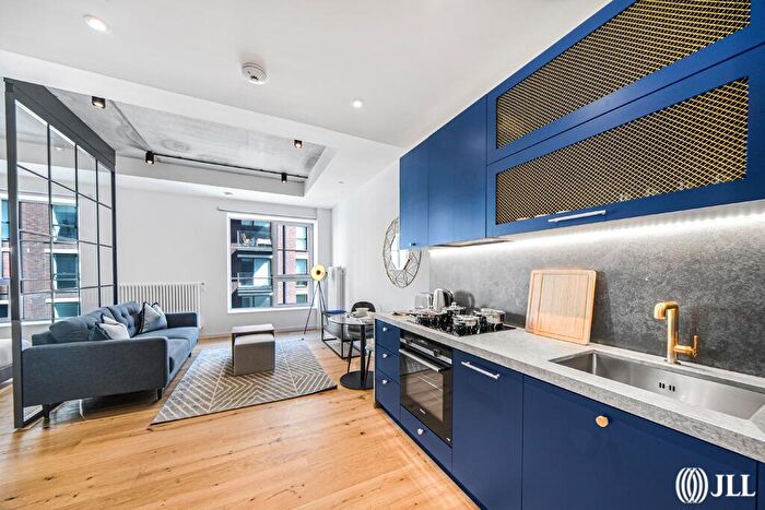 Flat To Rent In Douglass Tower, Good Luck Hope, E14