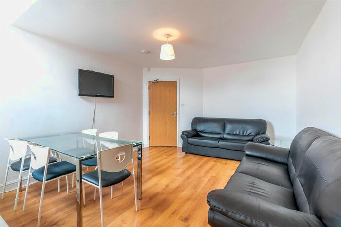 6 Bedroom Maisonette To Rent In Stratford Road, Heaton, Newcastle Upon Tyne, NE6