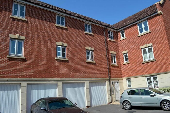 2 Bedroom Flat To Rent In Dickinsons Fields, Bedminster, BS3