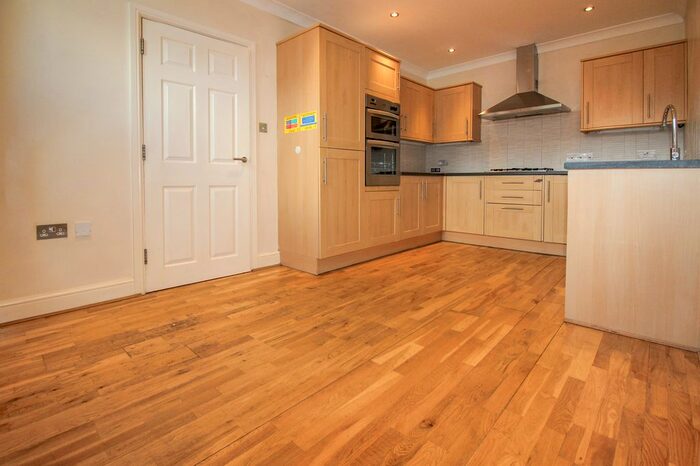 3 Bedroom End Of Terrace House To Rent In Surbiton Crescent, Kingston Upon Thames, KT1