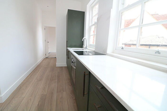 1 Bedroom Apartment To Rent In West Street, Dorking, RH4