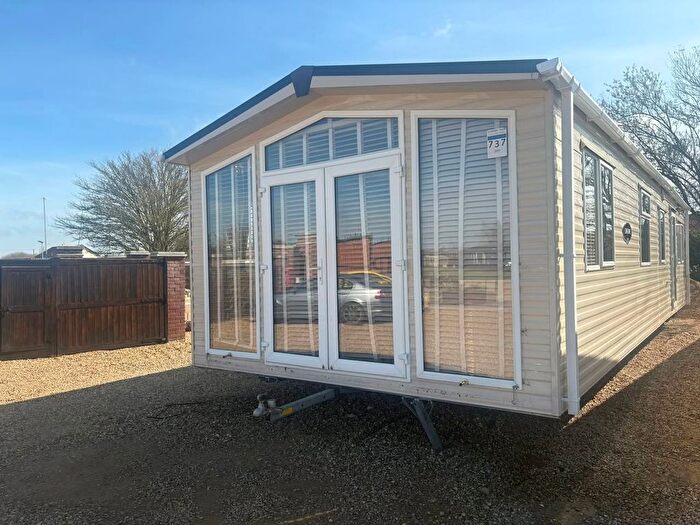 2 Bedroom Park Home For Sale In Vicarage Lane, Long Sutton, Spalding, PE12