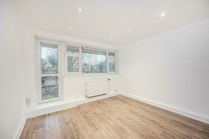 1 Bedroom Flat To Rent In Central Street, Islington, London, EC1V