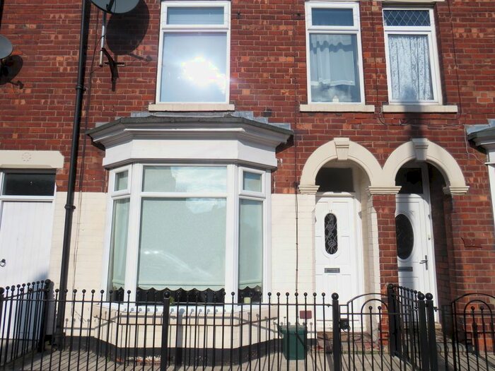 3 Bedroom Property To Rent In Estcourt Street, Hull, HU9