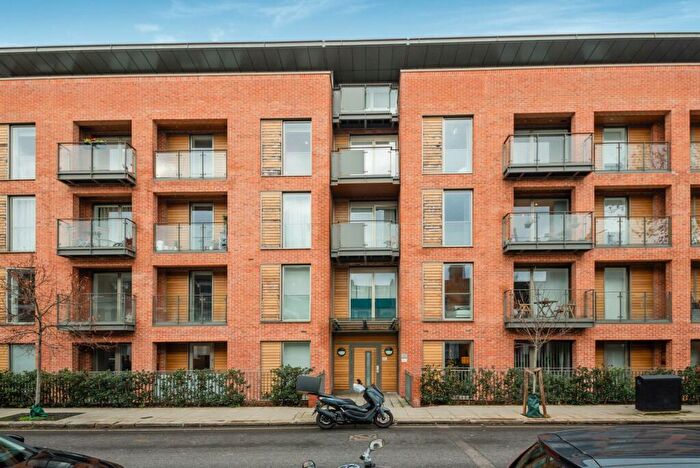 3 Bedroom Apartment To Rent In Beaufort Court, Maygrove Road, West Hampstead, NW6