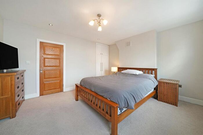2 Bedroom Terraced House For Sale In Camberwell New Road, London, SE5