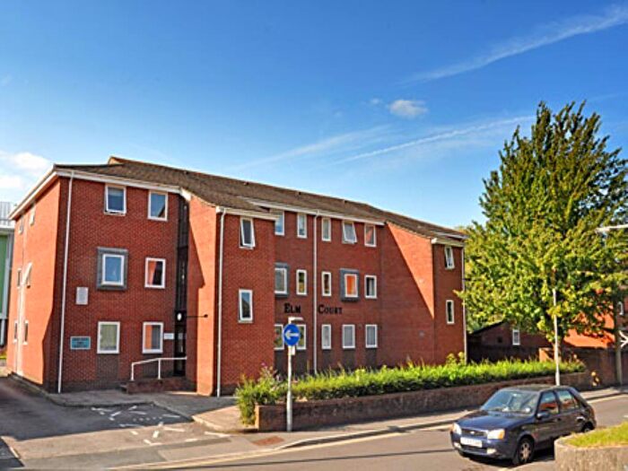 2 Bedroom Flat To Rent In South Street, Andover, Hampshire, SP10