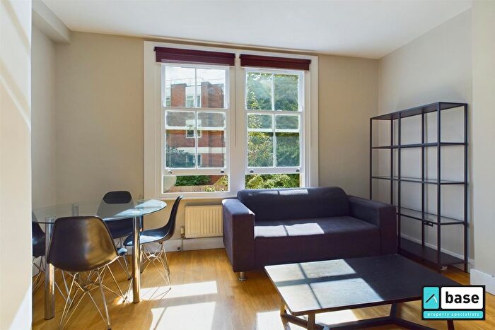 3 Bedroom Maisonette To Rent In Old Bethnal Green Road, Bethnal Green, E2