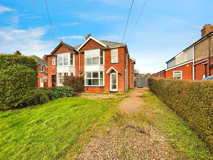 3 Bedroom House To Rent In New Road, Brighstone, Newport, PO30