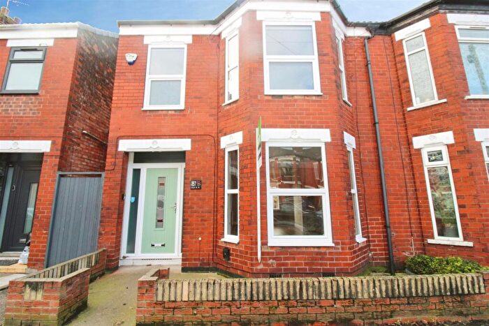 3 Bedroom Semi-Detached House For Sale In Summergangs Road, Hull, HU8