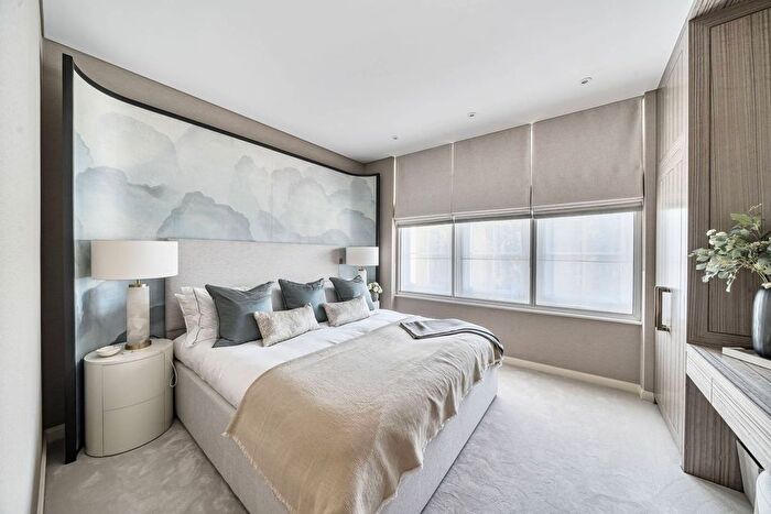 2 Bedroom Flat For Sale In Latymer House, Mayfair, London, W1J
