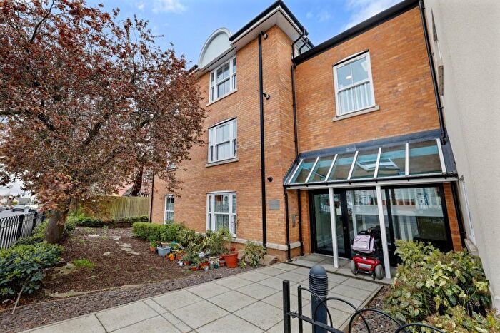 2 Bedroom Flat For Sale In Rosaceae, Harwich, CO12