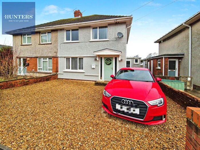 3 Bedroom Semi-Detached House For Sale In Felindre Avenue, Pencoed, CF35