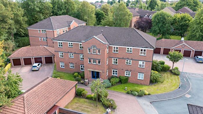 2 Bedroom Flat For Sale In Alwoodley Chase, Alwoodley, LS17