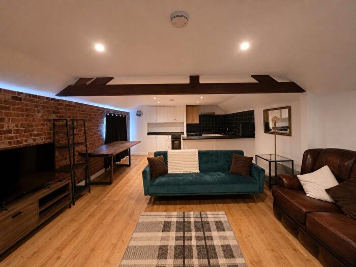 1 Bedroom Flat To Rent In Bell Hill, Rothwell, Northants, NN14