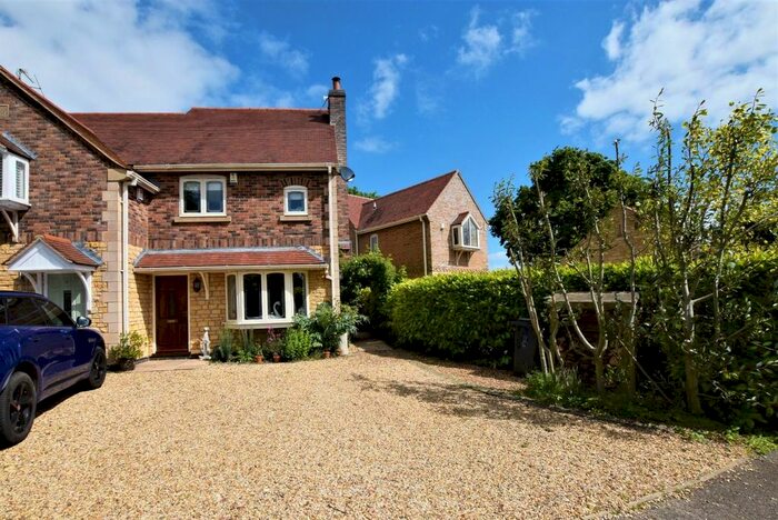 3 Bedroom Semi-Detached House For Sale In Willow Close, Whissendine, Oakham, LE15