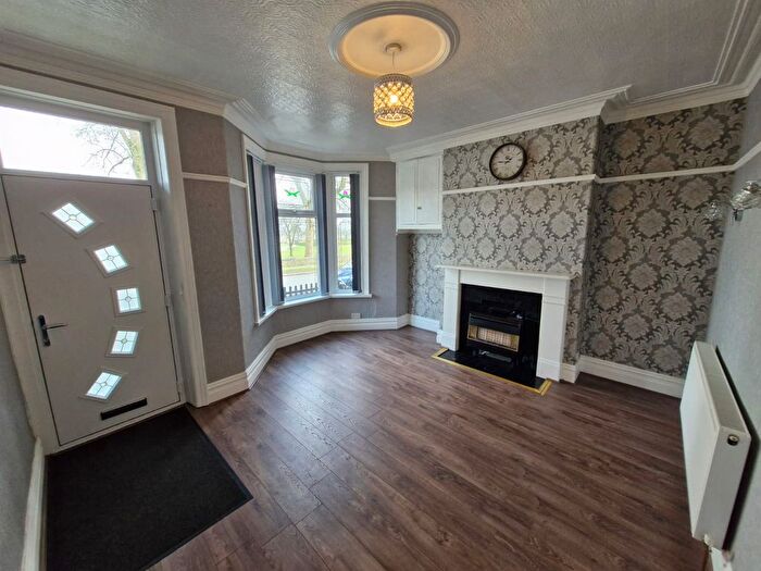 3 Bedroom Terraced House To Rent In Lingwood Road, Bradford, BD8