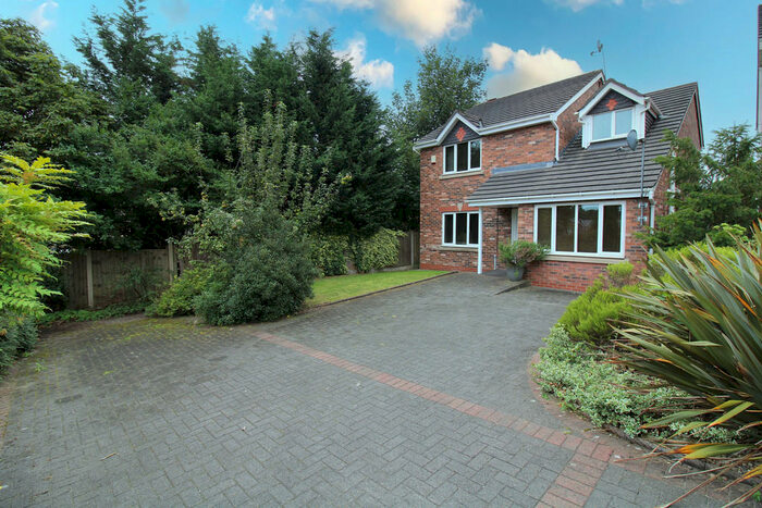 4 Bedroom Detached House To Rent In Retford Avenue, Rochdale, OL16