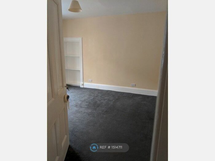 2 Bedroom Flat To Rent In Millar Street, Crieff, PH7