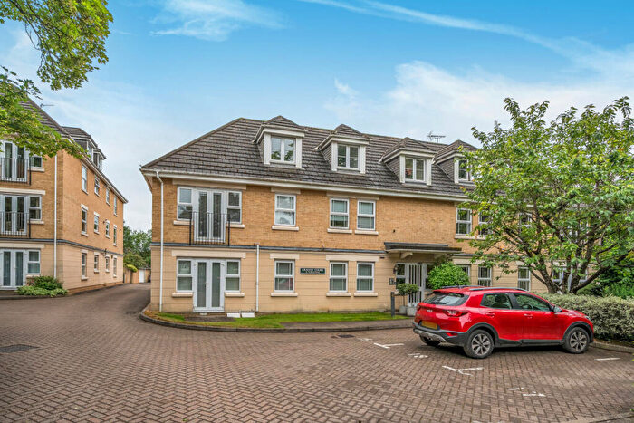 2 Bedroom Flat For Sale In The Avenue, Beckenham, BR3