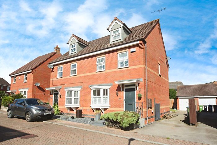 3 Bedroom Semi-Detached House For Sale In Mill Furlong, Rugby, CV23