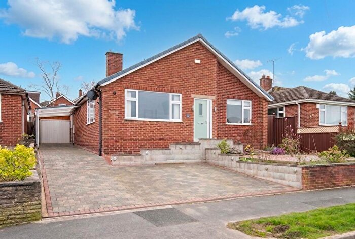 2 Bedroom Detached Bungalow For Sale In Chartwell Avenue, Wingerworth, S42