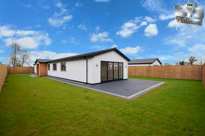 4 Bedroom Detached Bungalow For Sale In Kingswood Lane, Saughall, Chester, CH1