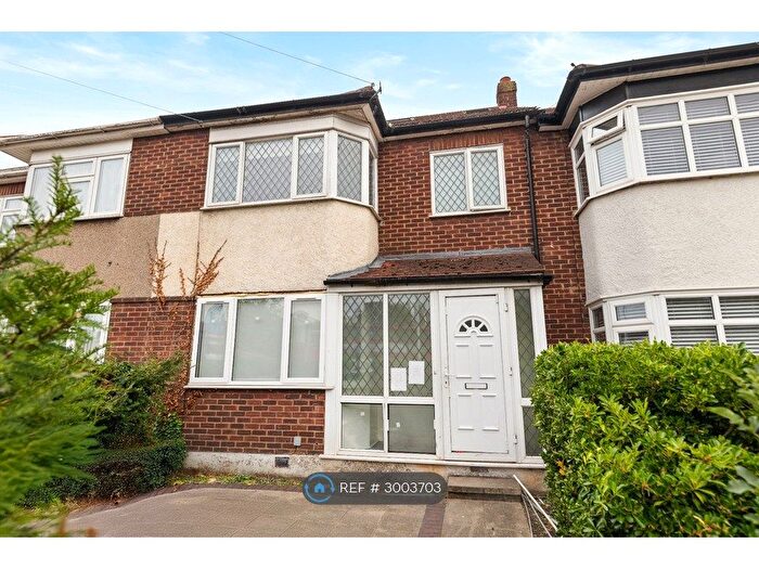 Studio To Rent In Hornchurch Road, Hornchurch, RM12