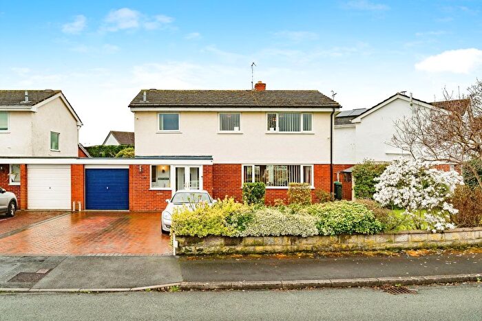 4 Bedroom Link Detached House For Sale In Alyn Drive, Rossett, Wrexham, LL12