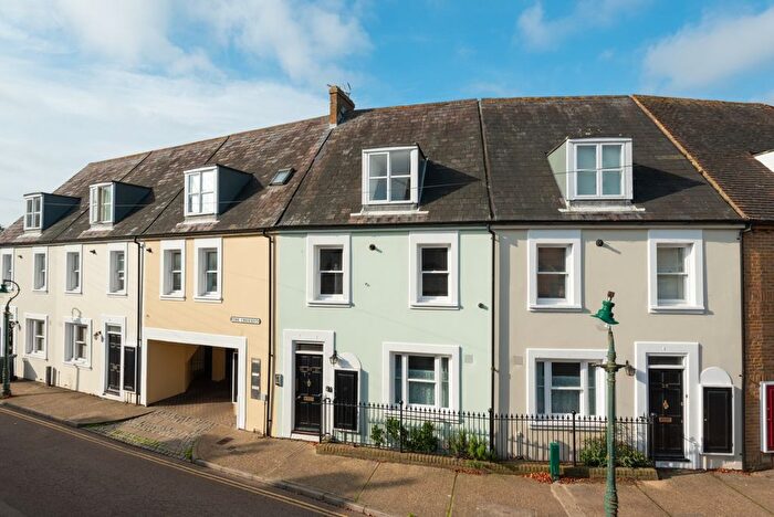 2 Bedroom Flat For Sale In Castle Row, Canterbury, CT1