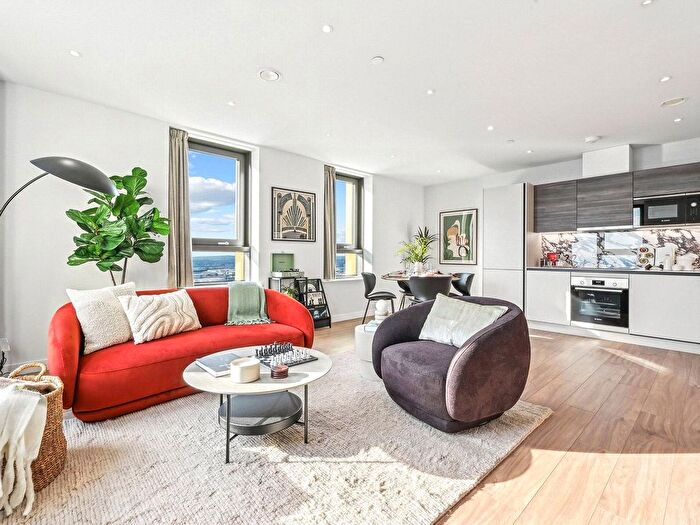 2 Bedroom Flat To Rent In Uncle Acton, Victoria Road, W3