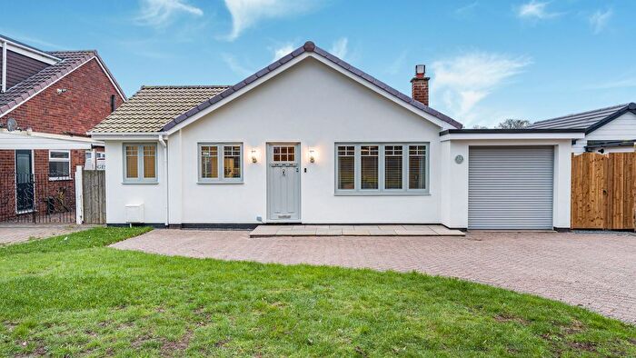 3 Bedroom Detached Bungalow For Sale In Sharrat Field, Four Oaks, B75