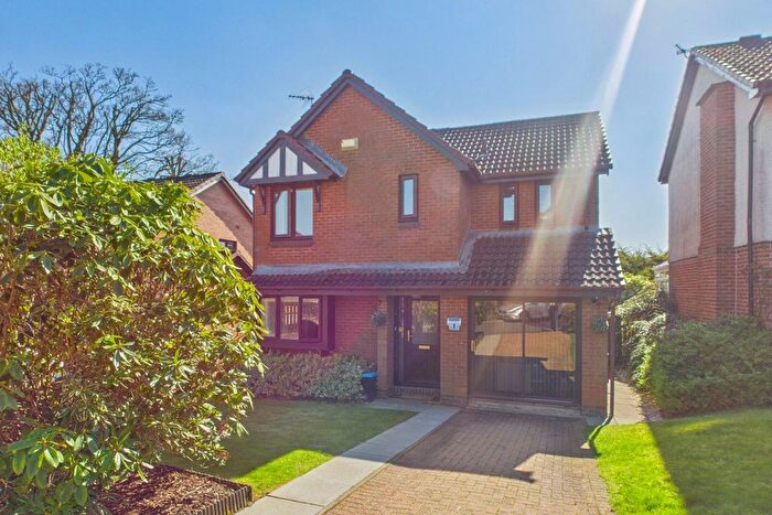 4 Bedroom Detached House For Sale In Fulmar Park, East Kilbride, G74