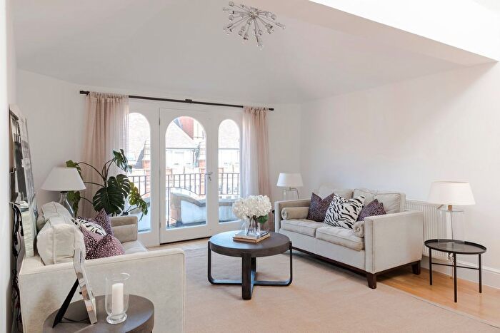 2 Bedroom Flat To Rent In Bickenhall Street, London, W1U