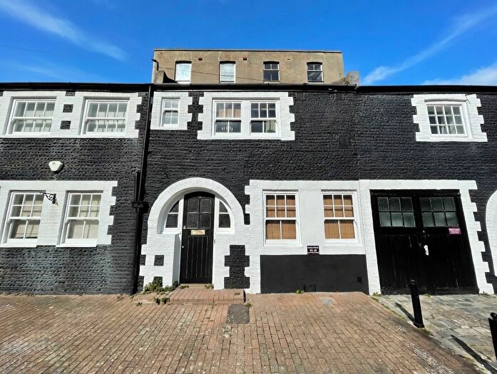 2 Bedroom Cottage To Rent In Kemp Town Place, Brighton, BN2