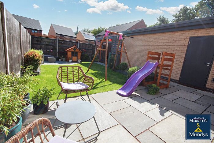 3 Bedroom Semi-Detached House For Sale In Woodland Walk, Collingham, Newark, NG23