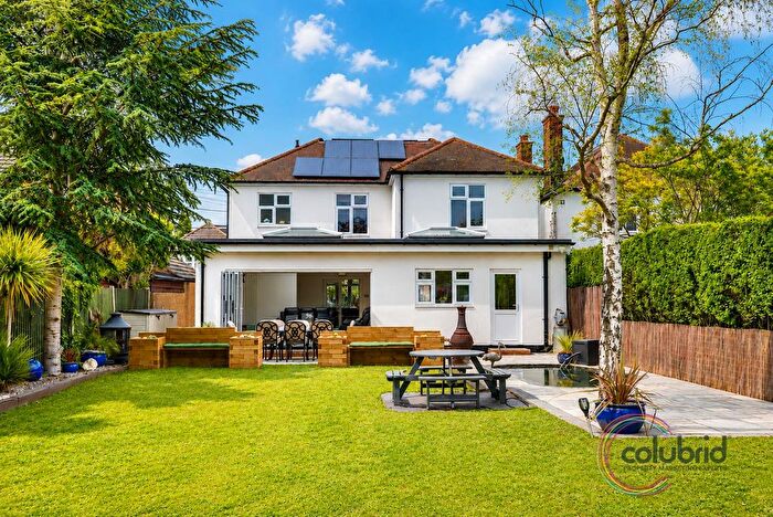 4 Bedroom Detached House For Sale In Manor Road, Stanford-Le-Hope, SS17