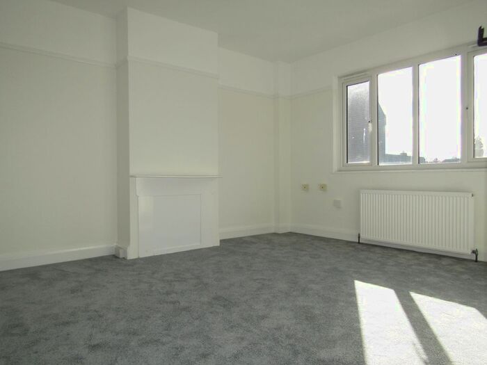 4 Bedroom Flat To Rent In Connaught Avenue, Frinton-On-Sea, CO13
