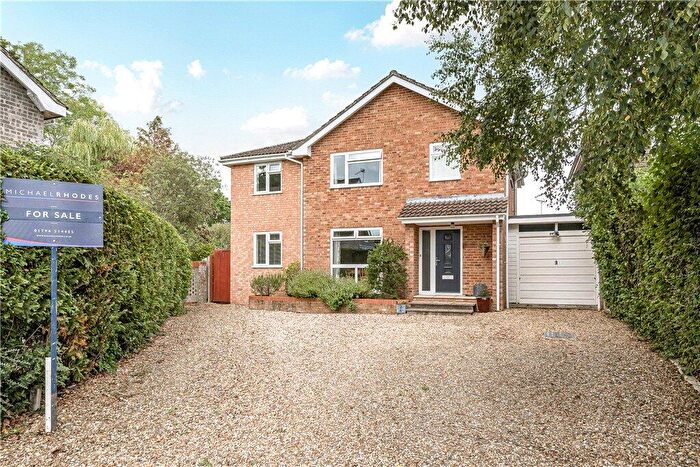 4 Bedroom Detached House For Sale In Barnes Close, West Wellow, Romsey, Hampshire, SO51