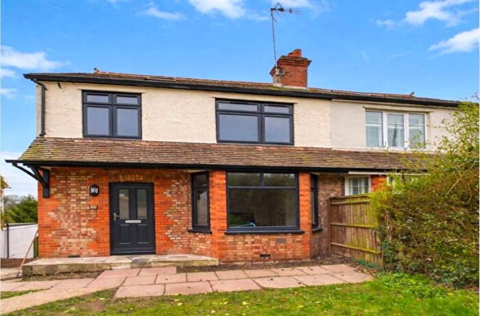 3 Bedroom Semi Detached House To Rent In Henley Road, Caversham, Reading, Berkshire, RG4