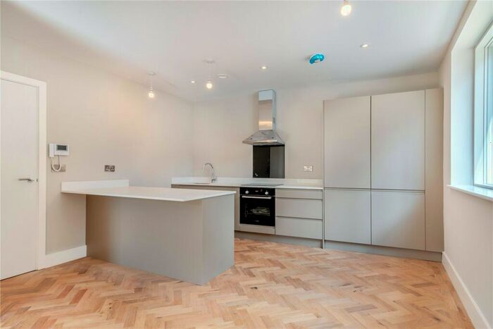 2 Bedroom Flat To Rent In Station Parade, North Yorkshire, HG1