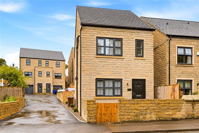 3 Bedroom Detached House For Sale In Long Ing Lane, Barnoldswick, Lancashire, BB18