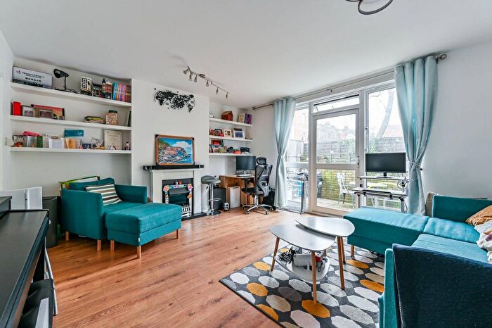 3 Bedroom Flat To Rent In Pratt Street, Camden Town, London, NW1