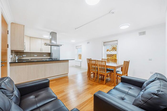 3 Bedroom Flat To Rent In Ashfield Court, The Grove, London, W5