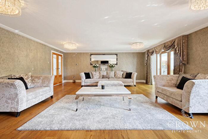 6 Bedroom Detached House For Sale In Ramsden Park Road, Ramsden Bellhouse, Billericay, CM11