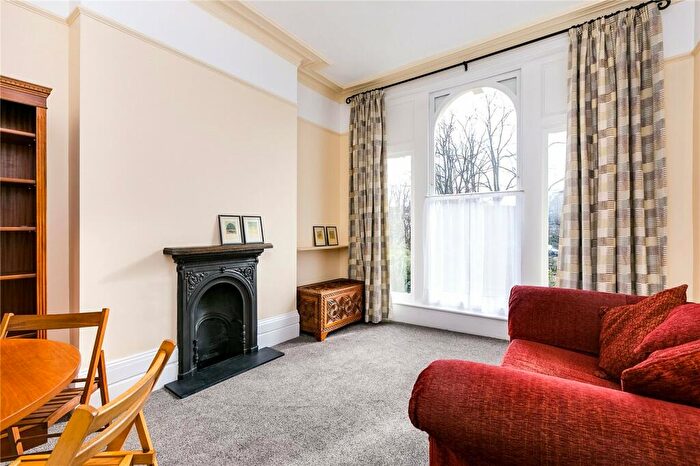 1 Bedroom Terraced House To Rent In Penn Road, Islington, N7