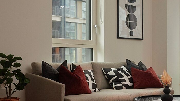 2 Bedroom Flat To Rent In Park Lane, Croydon, CR9