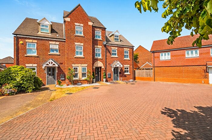 3 Bedroom Terraced House For Sale In Goldfinch Crescent, Bracknell, Berkshire, RG12