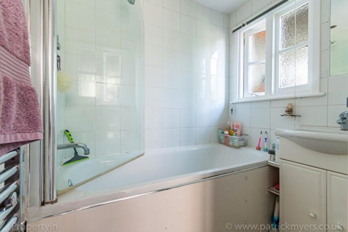 1 Bedroom Flat To Rent In Hansler Road London, SE22